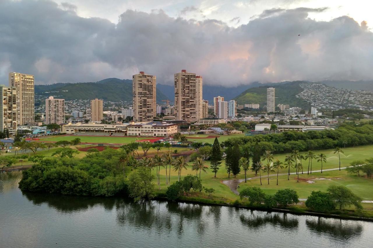 Apartments At Palms Waikiki Гонолулу Экстерьер фото
