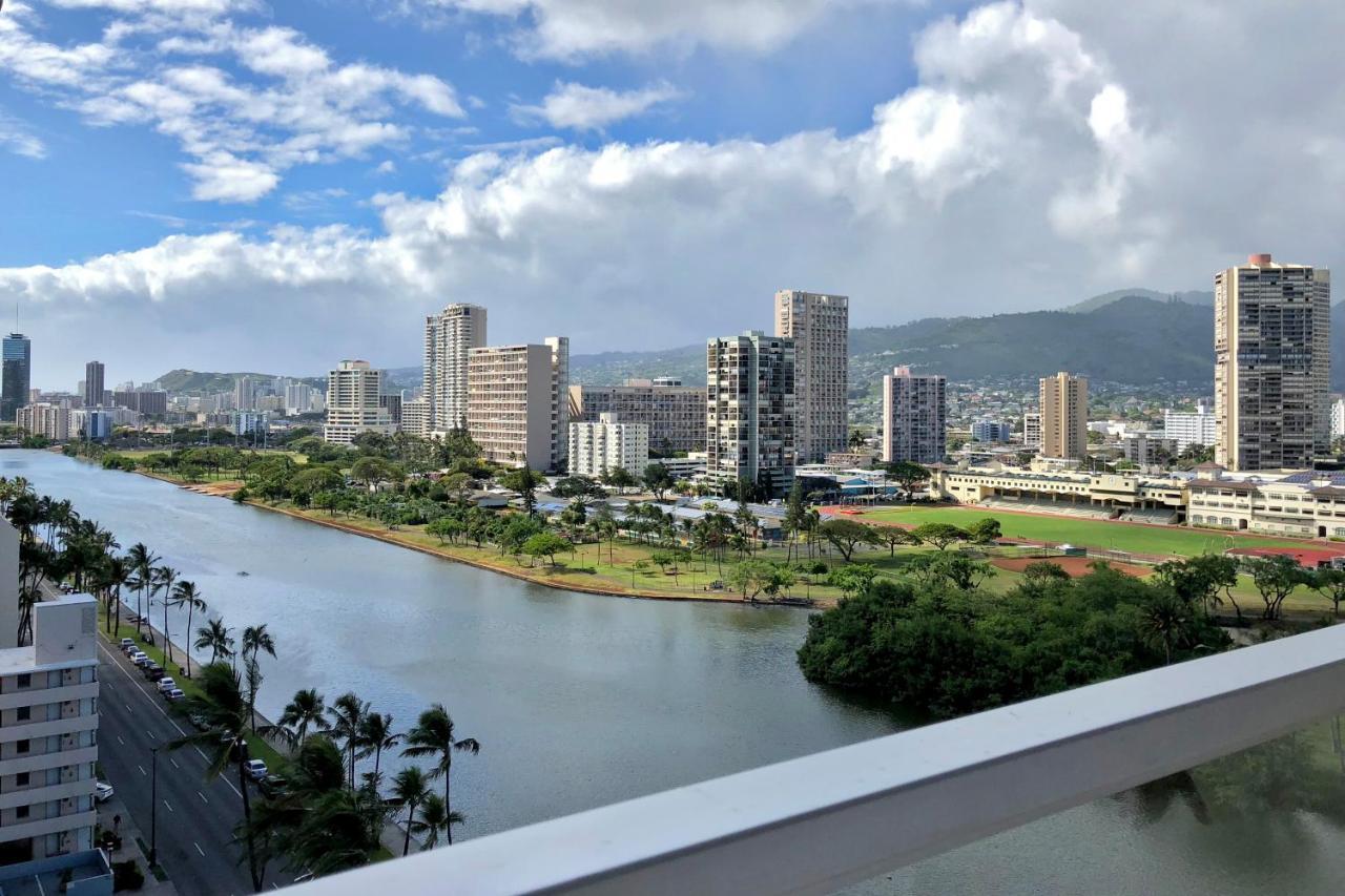 Apartments At Palms Waikiki Гонолулу Экстерьер фото